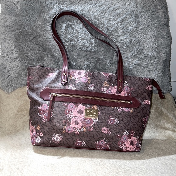 Jones New York Handbags - 🎉HP🎉Jones New York Signature Floral Satchel/Handbag